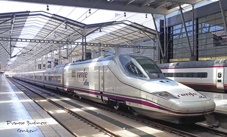 برشلونة الساعة 6:01، مدريد الساعة 2:55 بقطار Renfe AVE فائق السرعة برشلونة-مدريد-ملقة